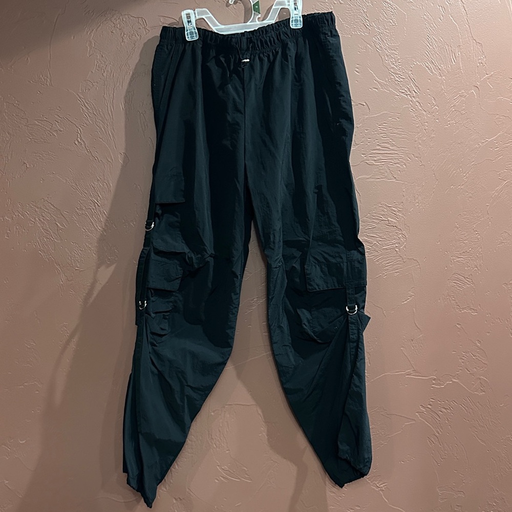Oversized Cargo Pants [black windbreaker]